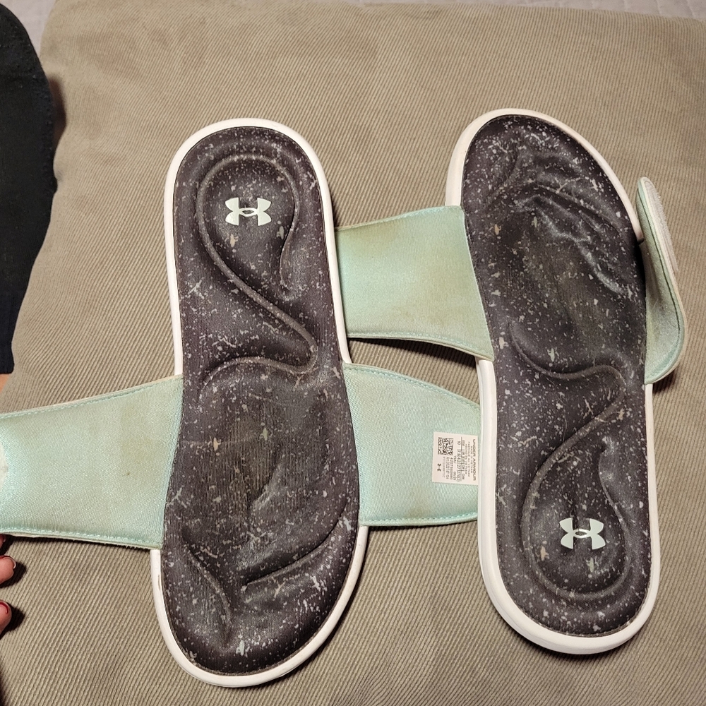 Under Armour White and Black Slides with Light Blue Logo - Picture 4 of 4